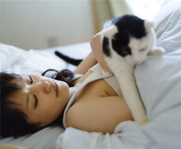 绫濑遥写真集《float.（フロート）》高清全本[66P] 日系套图-第6张