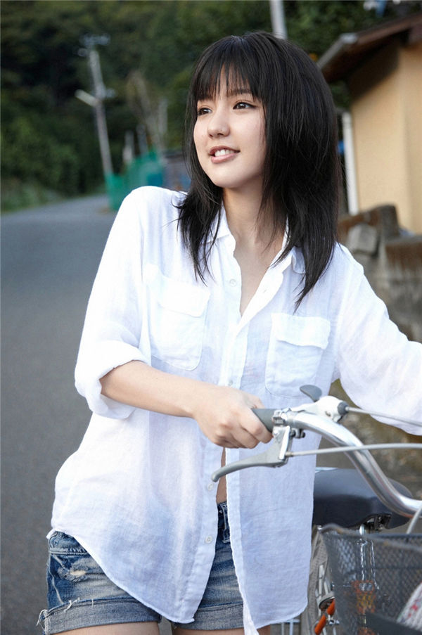 真野惠里菜写真集《[VYJ] No.105 2010 Special Version Erina Mano 真野恵里菜》高清全本[46P+2V] 日系套图-第4张