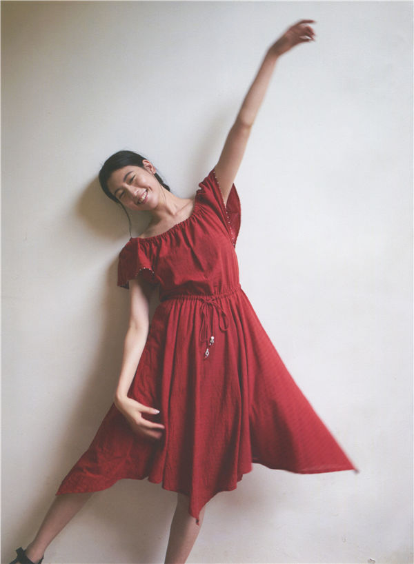 三吉彩花写真集《わたし》高清全本[144P] 日系套图-第2张