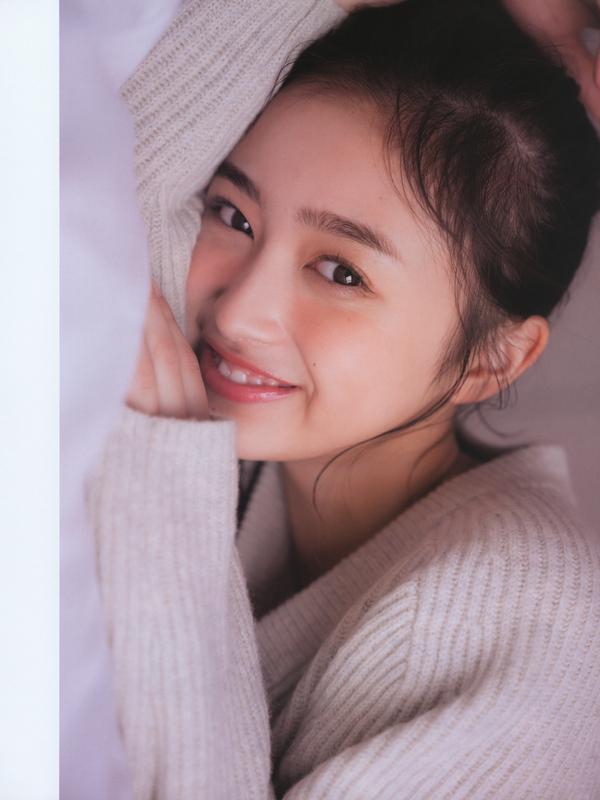 井上和写真集《乃木坂46 TRIANGLE MAGAZINE 01》高清全本[45P]清晰度