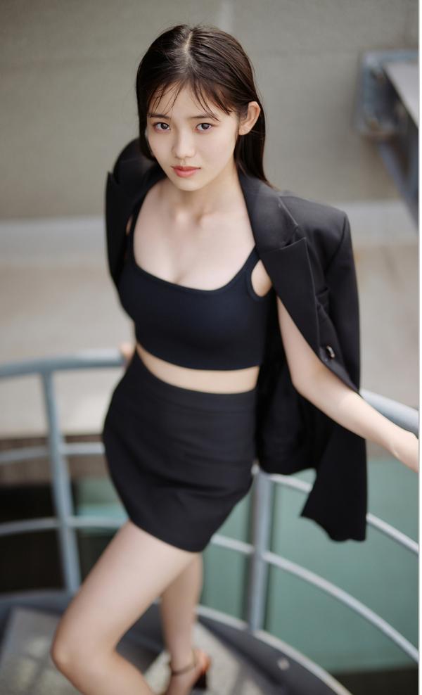 [图片2]-志田琥珀写真集《少女と大人の狭間で》高清全本[47P]插图-猩猩智库-提供高质量的日系写真！