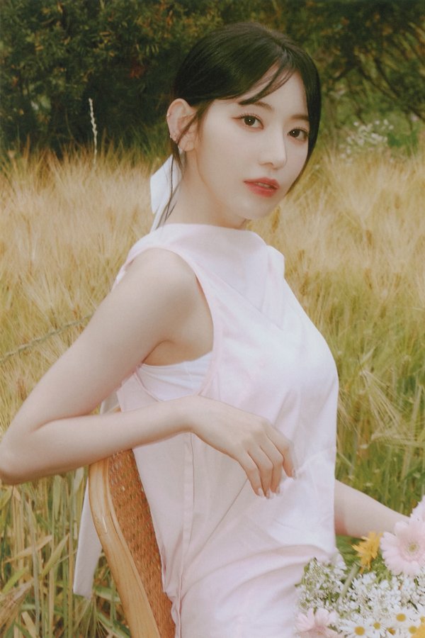 [图片4]-LE SSERAFIMM写真集《DICON ISSUE N°14》高清全本[170P]插图-猩猩智库-提供高质量的日系写真！