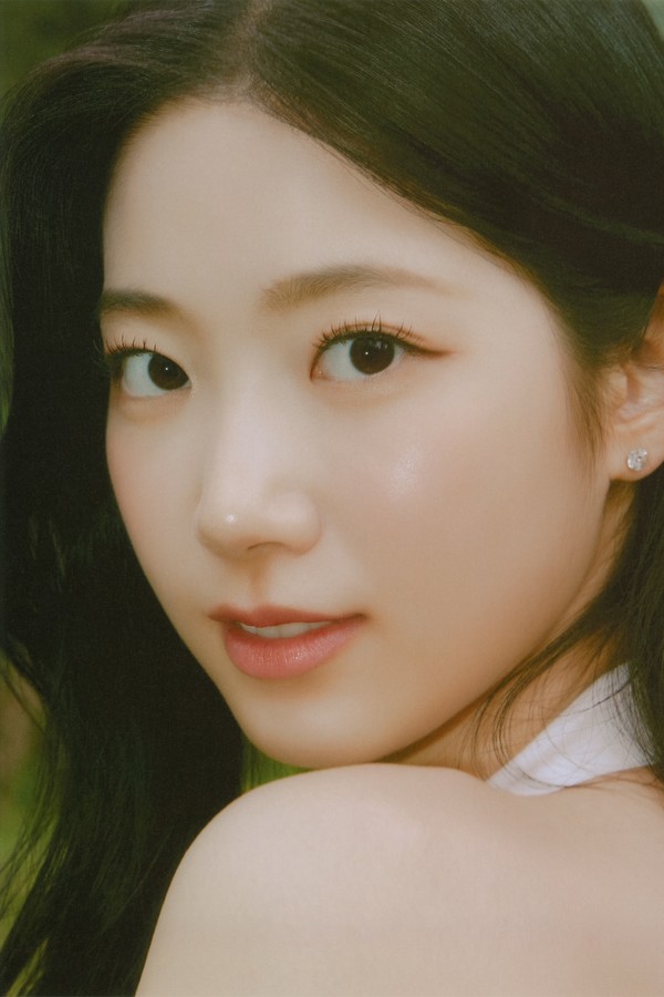 [图片5]-LE SSERAFIMM写真集《DICON ISSUE N°14》高清全本[170P]插图-猩猩智库-提供高质量的日系写真！