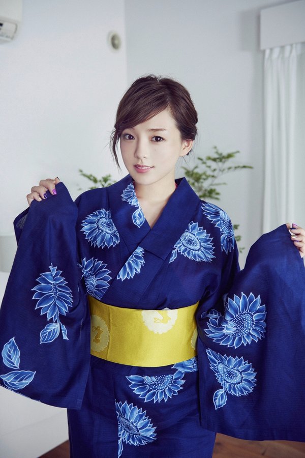 [图片2]-筱崎爱写真集《激熱！連投！グラビアレジェンド!!!!》高清全本[108P]插图-猩猩智库-提供高质量的日系写真！