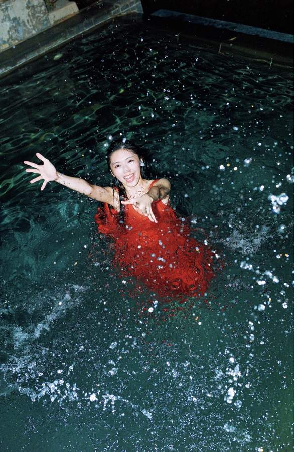 [图片3]-佐藤绮星,佐藤綺星写真集《天使の反射角度》高清全本[150P]插图-猩猩智库