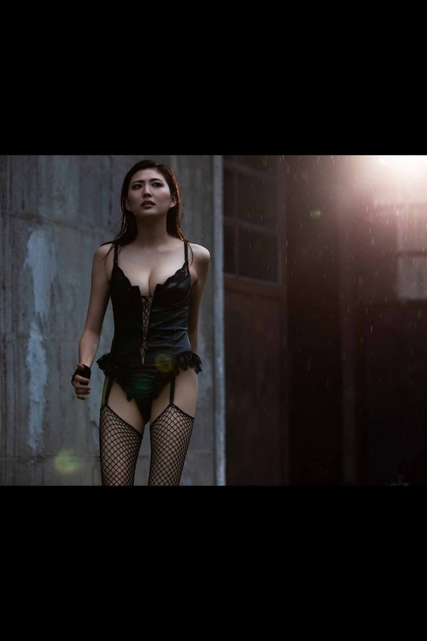 [图片3]-岩崎名美写真集《THE LAST MISSION》高清全本[75P]插图-猩猩智库