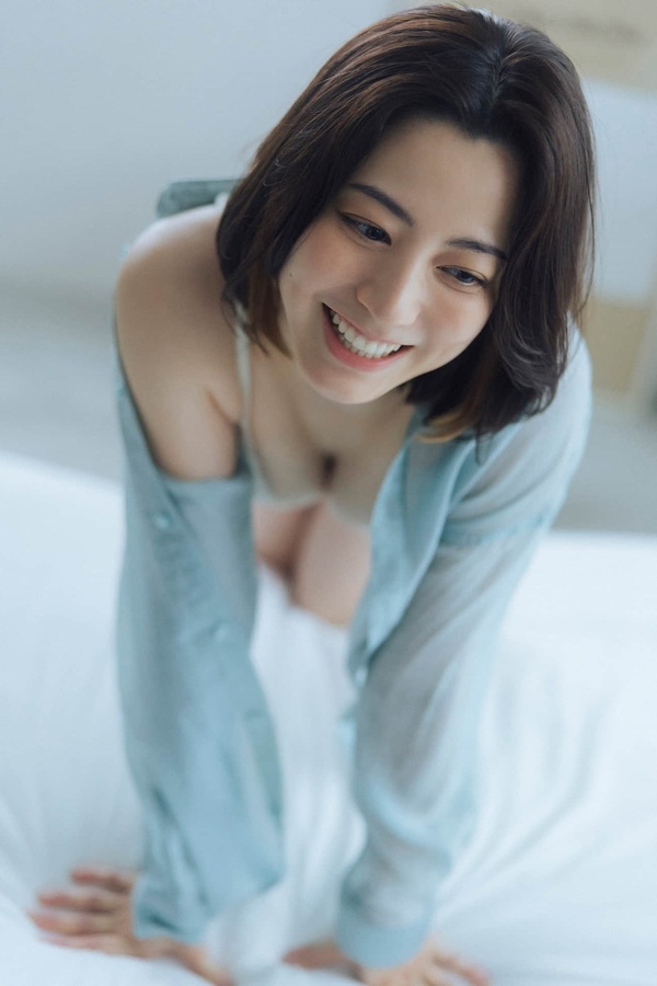 [图片4]-杉本有美写真集《そっと、溶けていく》高清全本[84P]插图-猩猩智库
