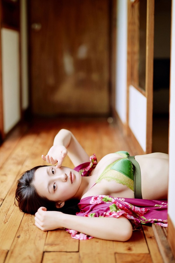 [图片4]-澄田绫乃写真集《アイスキャンディーが溶けるまで》高清全本[91P]插图-猩猩智库